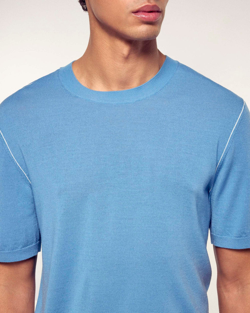 BLUE ROUND NECK TEES