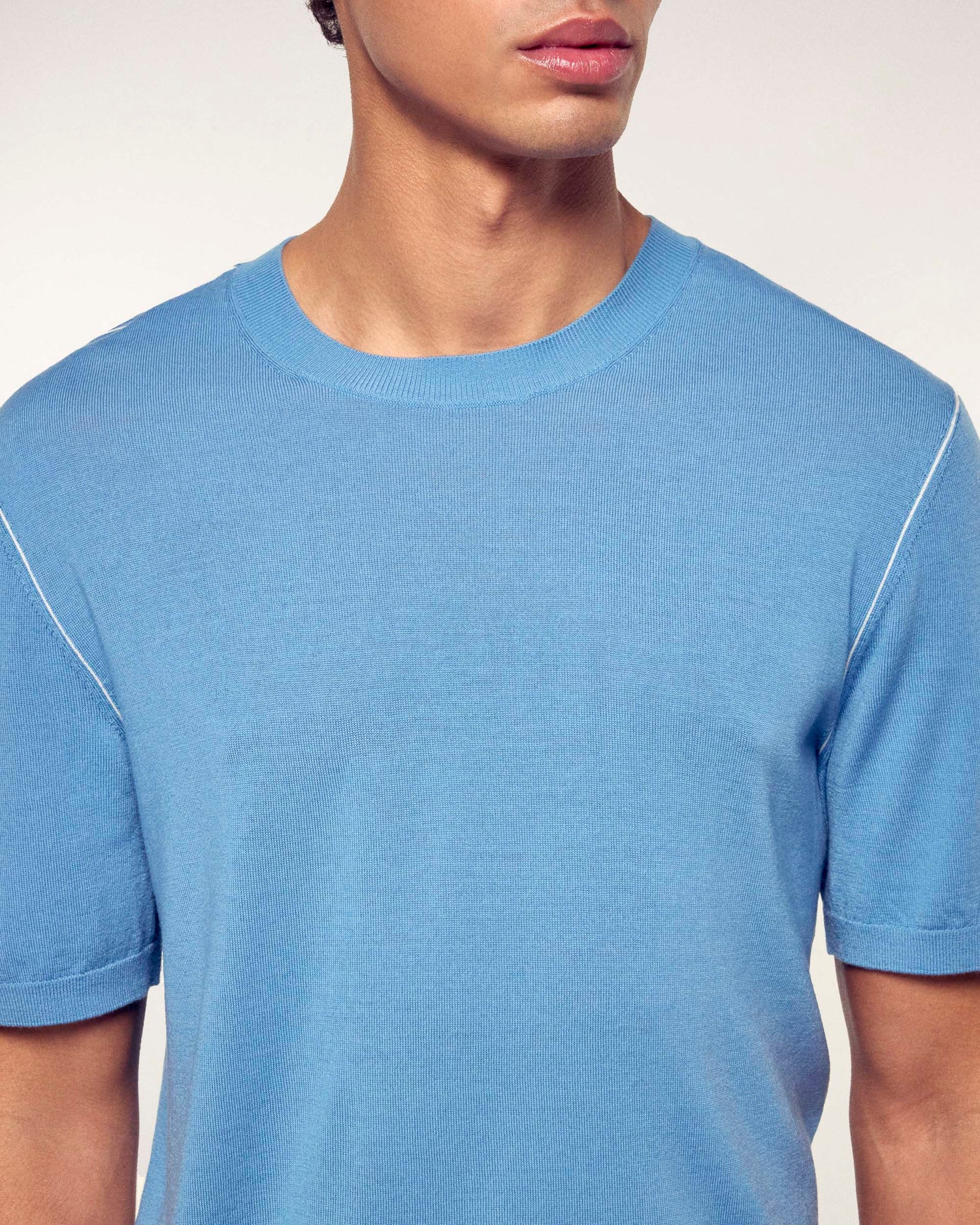 BLUE ROUND NECK TEES