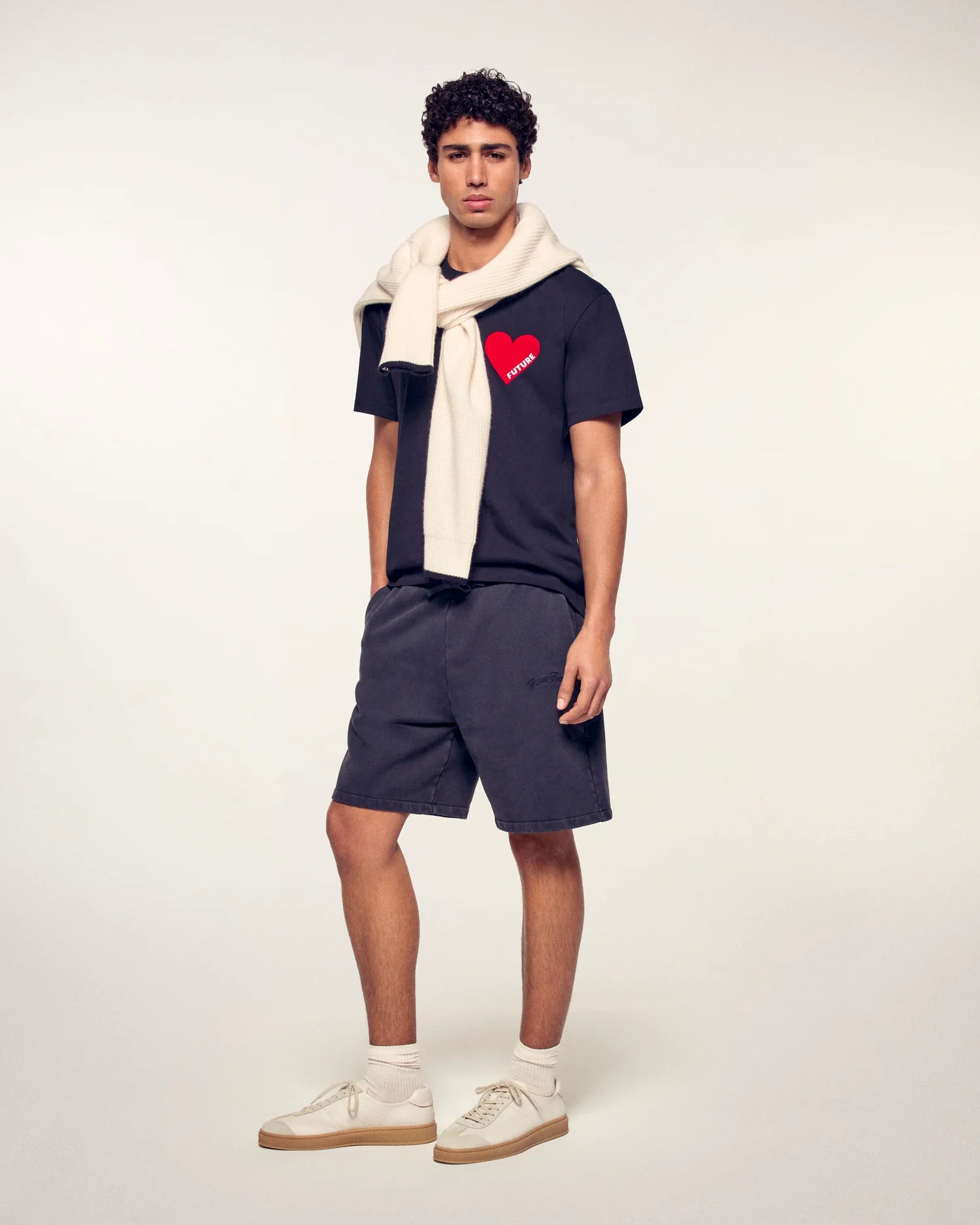 HEART ROUND NECK BLUE TEES